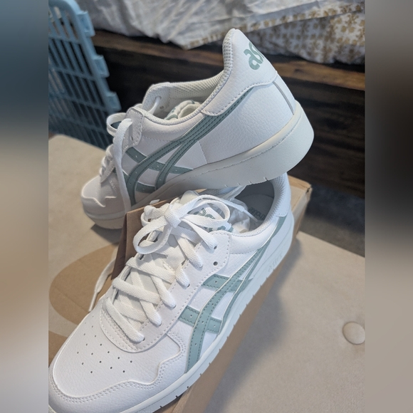 NIB ASICS Japan S Sneakers - Picture 2 of 4